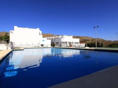 Day, Swimming pool