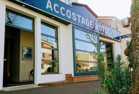 Facade/entrance