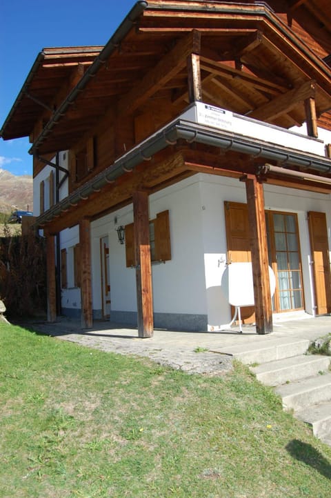 Londadusa Parterre Apartment in Canton of Grisons
