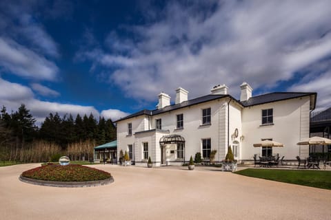 Property building, Facade/entrance, Garden