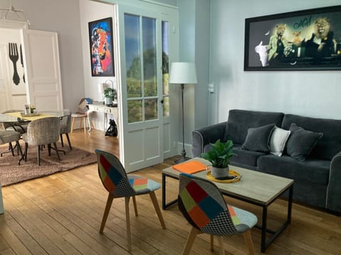 TV and multimedia, Living room, Family