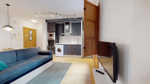 TV and multimedia, Kitchen or kitchenette, Living room, Seating area