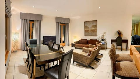 Living room, Dining area