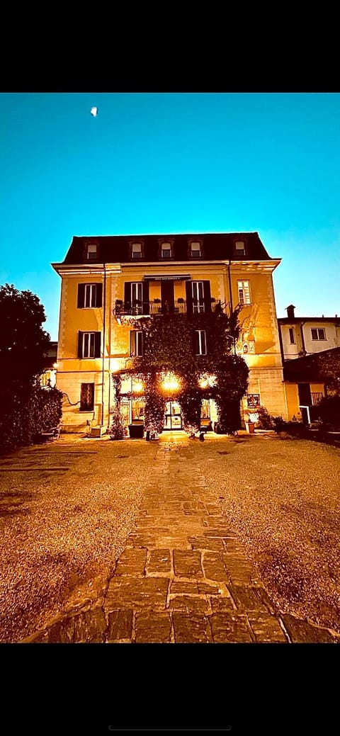 Property building, Night