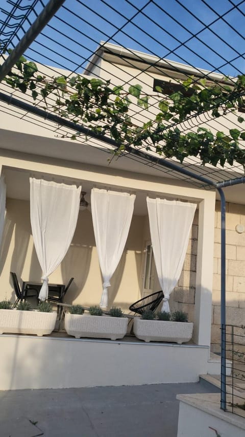 Patio, Day, Balcony/Terrace, sunbed