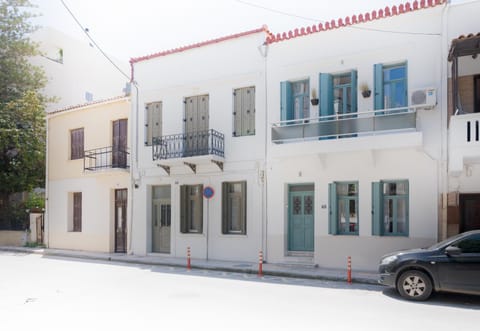 Property building, Neighbourhood, Street view, Location