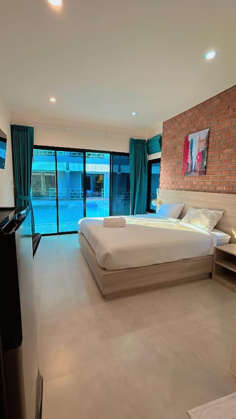 Property building, Swimming pool