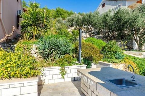 Vila petra House in Dubrovnik-Neretva County