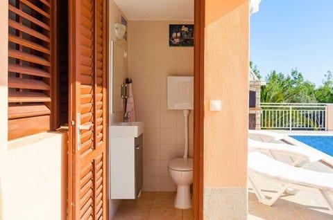 Vila petra House in Dubrovnik-Neretva County