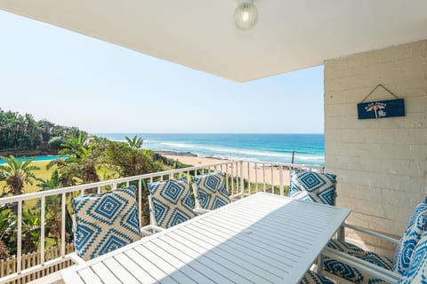 Seating area, Dining area, Garden view, Sea view