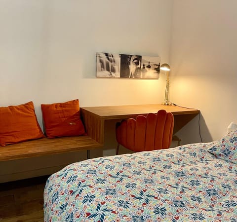 Aux Tourelles 1888 - Tres Proche Lyon #Clim #Piscine #Netflix #Parking Payant Securise Bed and Breakfast in Tassin-la-Demi-Lune