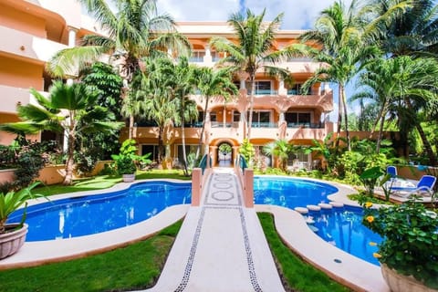 Property building, Swimming pool