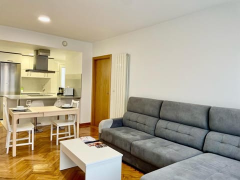 Kitchen or kitchenette, Seating area, Dining area