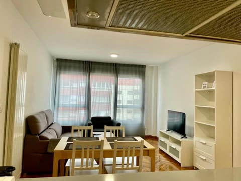 Kitchen or kitchenette, Seating area, Dining area