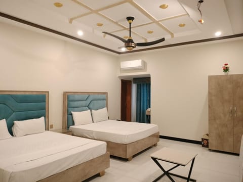 Photo of the whole room, Quiet street view