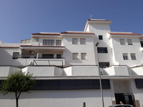Property building, Facade/entrance, Balcony/Terrace