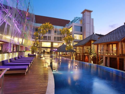 Swimming pool