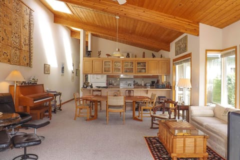 9 Condo Apartment in Lopez Island