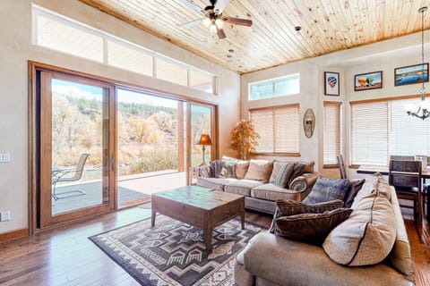 Cobblestone River Resort House in Pagosa Springs