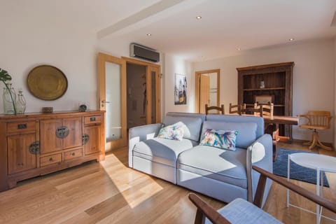 Living room, Photo of the whole room, Seating area