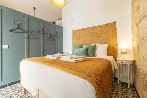 Bed, Photo of the whole room, Bedroom, towels, wardrobe