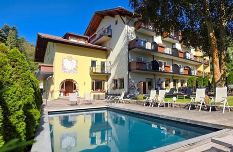 Property building, Balcony/Terrace, Balcony/Terrace, Pool view, Pool view