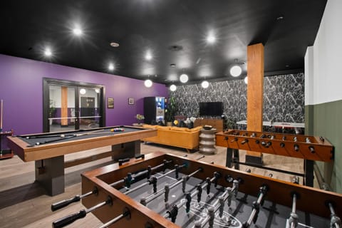 888 Baronne House in Warehouse District