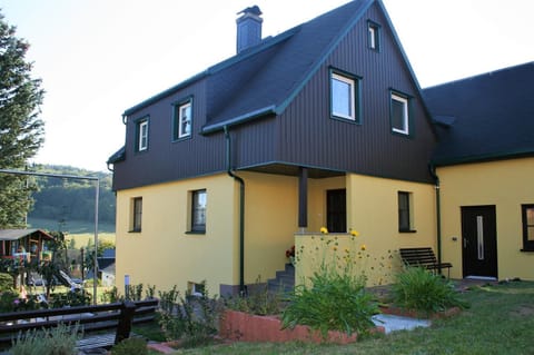 Patio, Facade/entrance, Garden, Garden view, Mountain view