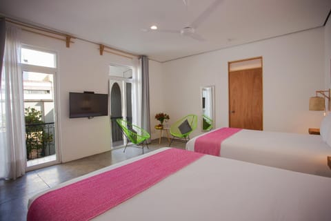 TV and multimedia, Balcony/Terrace, Photo of the whole room, Seating area