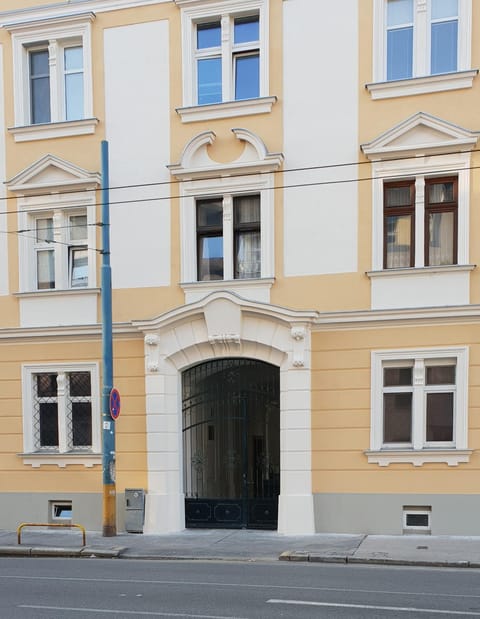 Property building, Facade/entrance