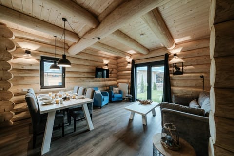 Seating area, Dining area