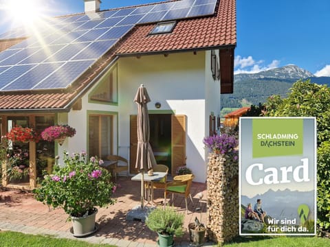 Property building, Natural landscape, Summer, Garden, Balcony/Terrace, Logo/Certificate/Sign, Garden view, Mountain view