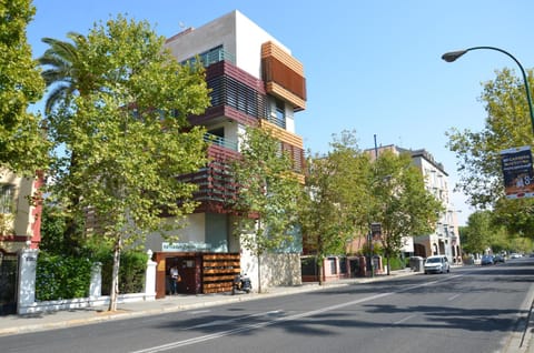 Property building, Neighbourhood