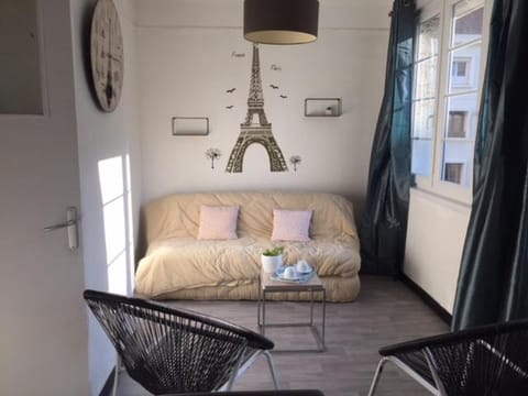 le petit Paris Apartment in Calais