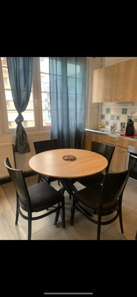 le petit Paris Apartment in Calais