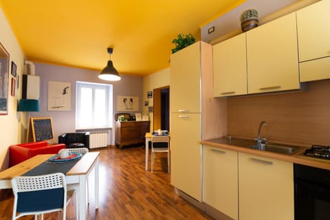Kitchen or kitchenette, Living room, Seating area, Dining area, Communal kitchen, minibar, stove