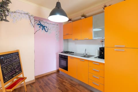 Kitchen or kitchenette, Communal kitchen, minibar