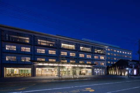 Property building, Facade/entrance, Night
