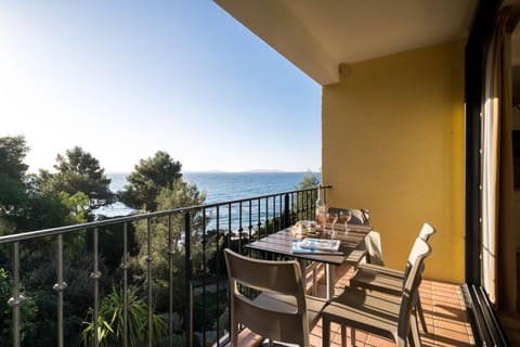 Natural landscape, Balcony/Terrace, Sea view