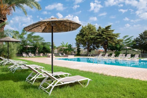Garden, Swimming pool, Swimming pool