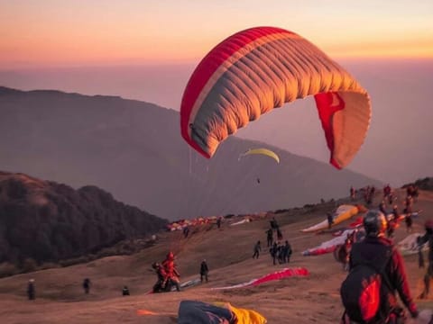 Day, People, Natural landscape, Activities, Mountain view, Sunrise, Sunset, group of guests