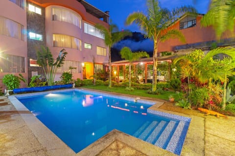 Property building, Facade/entrance, Spa and wellness centre/facilities, Swimming pool