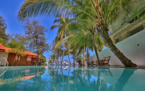 Swimming pool, Swimming pool