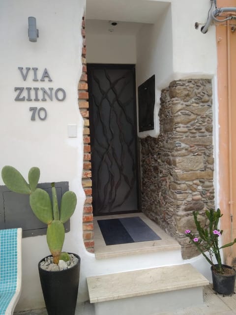 Property logo or sign
