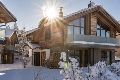 Property building, Day, Winter