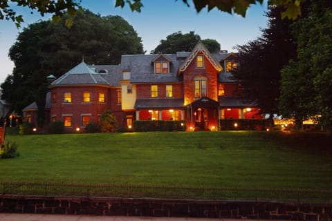 Property building, Facade/entrance, Garden, Sunset