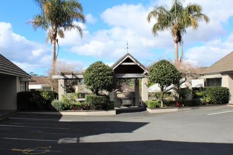 BBQ facilities, Garden, Seating area