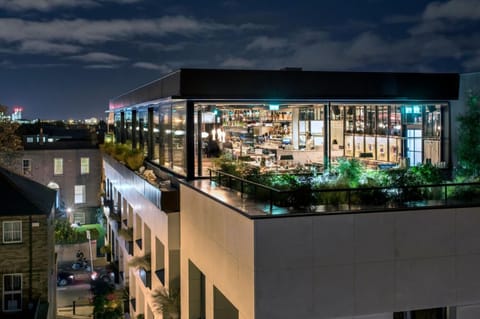 Facade/entrance, Neighbourhood, City view, Street view