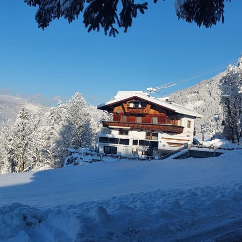 Property building, Winter
