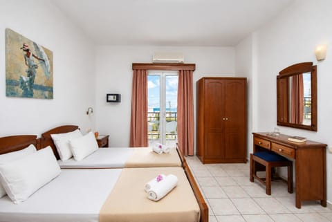 Bed, TV and multimedia, View (from property/room), Photo of the whole room, Bedroom, City view, Garden view, Mountain view, Sea view, Street view, internet, internet, safe, safe, wardrobe, air conditioner, air conditioner